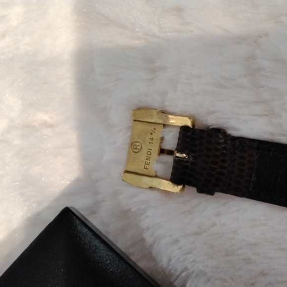 Authentic Ladies FENDI watch with box - Picture 5 of 9